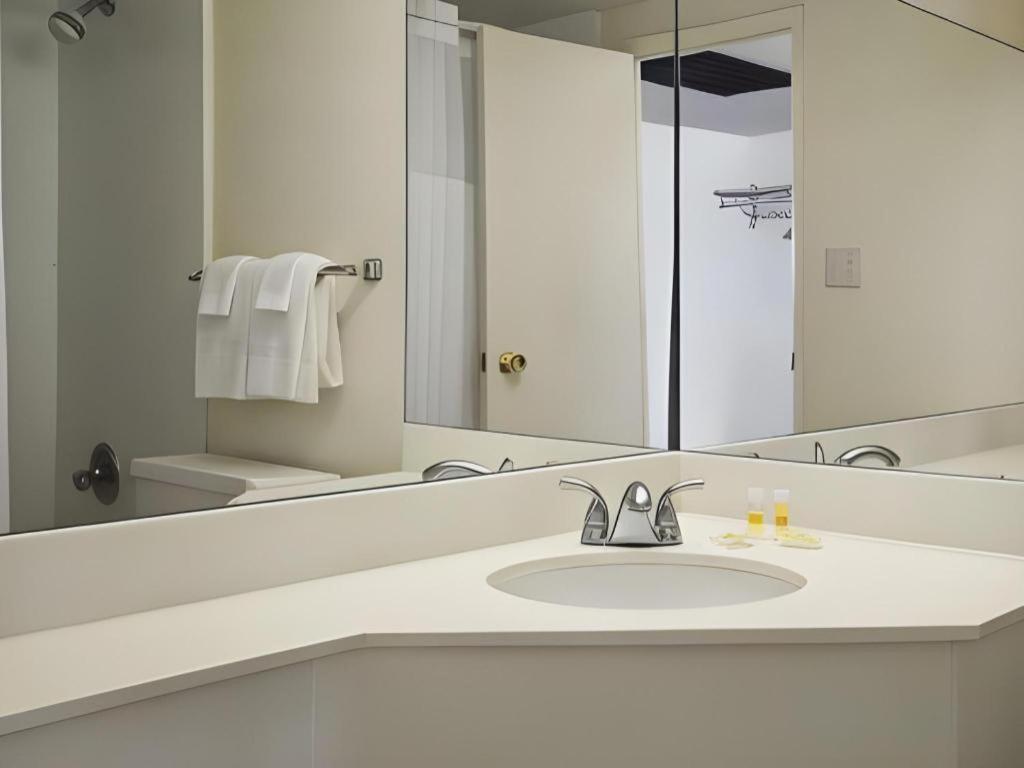 Ramadaby Wyndham Pittsburgh-New Stanton Ξενοδοχείο Εξωτερικό φωτογραφία